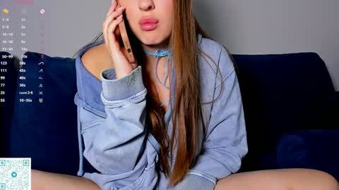 Snapshot of brendelle chatting on 17, 10, 2025 Mia online show from 17, 10, 2025