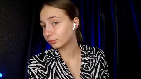 Mia   online show from 19, 5, 2026
