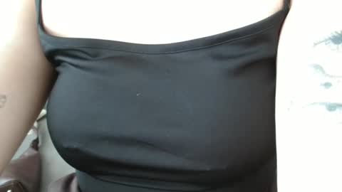 Snapshot of brianna_anny chatting on 1, 6, 2026 shiny smile online show from 1, 6, 2026