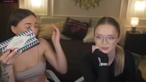 Diamonds Girls online show from 22, 4, 2026