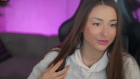 Diamonds Girls online show from 26, 4, 2026