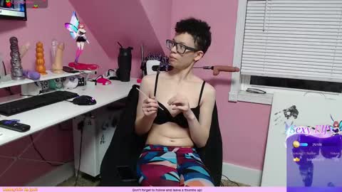 Strawberry online show from 6, 3, 2025