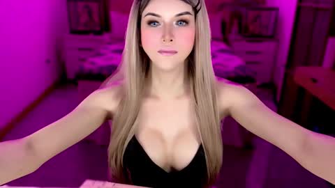 Snapshot of brionatop chatting on 13, 11, 2025 brionatop online show from 13, 11, 2025