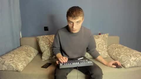 bristlebback online show from 14, 10, 2025