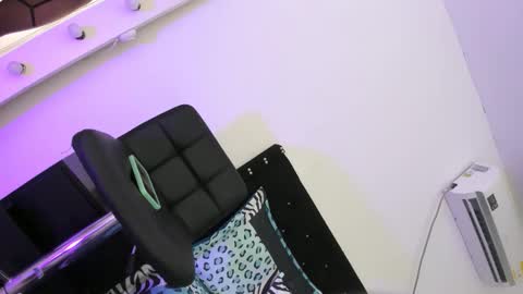 Snapshot of britannyxhorny chatting on 17, 12, 2025 britannyxhorny online show from 17, 12, 2025