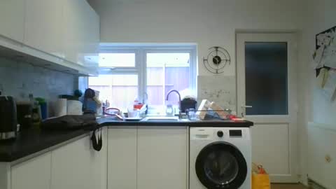 Snapshot of britguy6985 chatting on 10, 2, 2026 britguy6985 online show from 10, 2, 2026