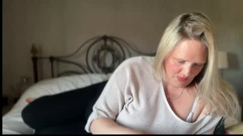 British Bella online show from 23, 4, 2026