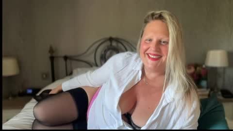 British Bella online show from 9, 6, 2026