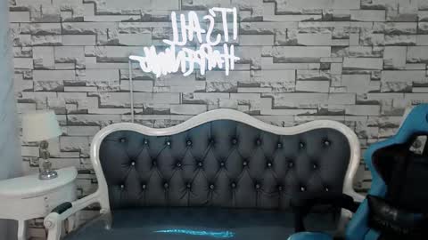 Snapshot of britney_sub chatting on 4, 2, 2025 Britney online show from 4, 2, 2025