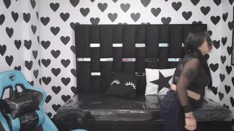 Snapshot of britney_sub chatting on 5, 3, 2025 Britney online show from 5, 3, 2025