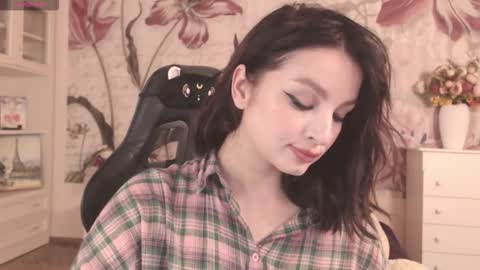 britneybarker online show from 16, 9, 2025