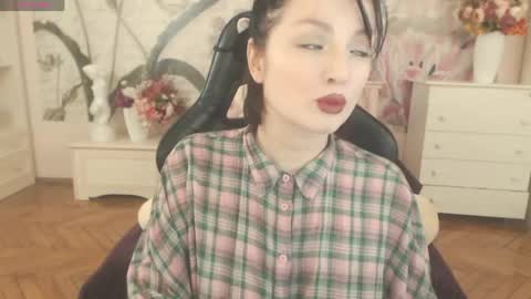 britneybarker online show from 19, 4, 2026