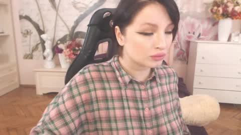 britneybarker online show from 27, 4, 2026