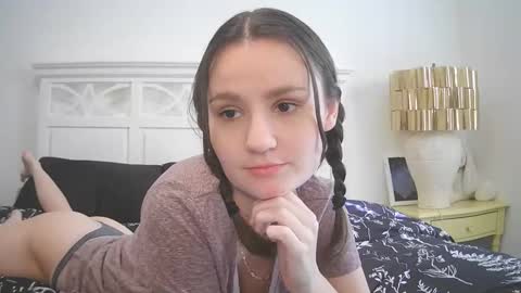 Snapshot of brittbratt24 chatting on 5, 2, 2025 Britt online show from 5, 2, 2025