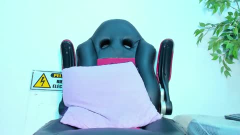 BRIYIT     online show from 18, 2, 2025