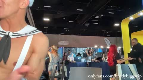 Snapshot of brodybiggs chatting on 8, 11, 2025 Brody Biggs online show from 8, 11, 2025