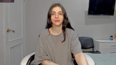 Snapshot of broosnica1 chatting on 18, 12, 2025 broosnica1 online show from 18, 12, 2025