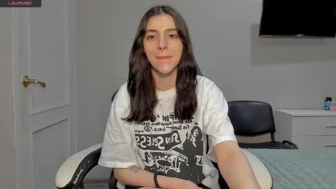 Snapshot of broosnica1 chatting on 23, 12, 2025 broosnica1 online show from 23, 12, 2025