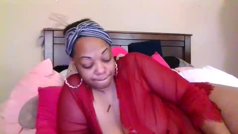 Snapshot of brownroundrenee chatting on 3, 6, 2026 brownroundrenee online show from 3, 6, 2026