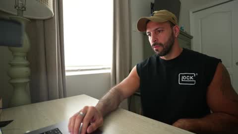 Snapshot of brucestryker chatting on 19, 10, 2025 onlyfans BRUCESTRYKER online show from 19, 10, 2025