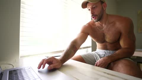 Snapshot of brucestryker chatting on 15, 7, 2026 onlyfans BRUCESTRYKER online show from 15, 7, 2026