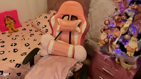 Snapshot of brunettklaryss chatting on 16, 12, 2024 Brenda online show from 16, 12, 2024