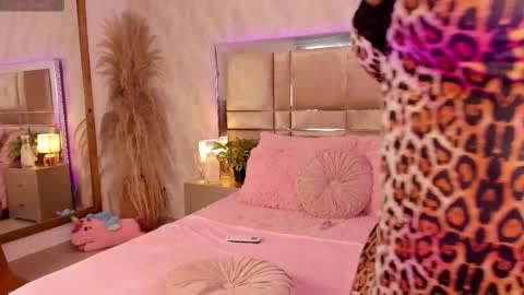 Snapshot of brunettklaryss chatting on 2, 10, 2025 Brenda online show from 2, 10, 2025