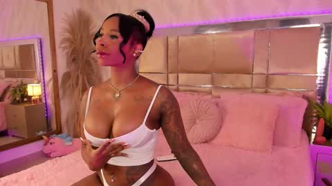 Snapshot of brunettklaryss chatting on 6, 10, 2025 Brenda online show from 6, 10, 2025