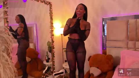 Snapshot of brunettklaryss chatting on 8, 11, 2025 Brenda online show from 8, 11, 2025