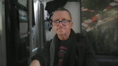 Steve... aka SkinnieDippin aka TimberTramp online show from 18, 1, 2026