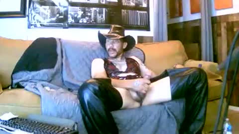 Snapshot of brutal3anddone chatting on 17, 5, 2026 brutal3anddone online show from 17, 5, 2026