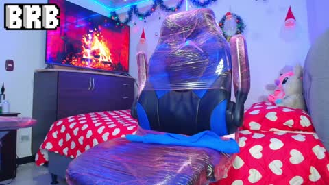 BRYAM INDEPENDENT MODEL online show from 7, 12, 2024