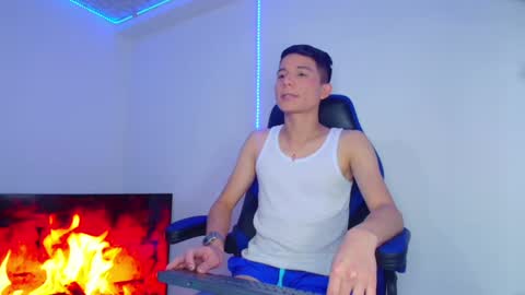 BRYAM INDEPENDENT MODEL online show from 29, 1, 2025