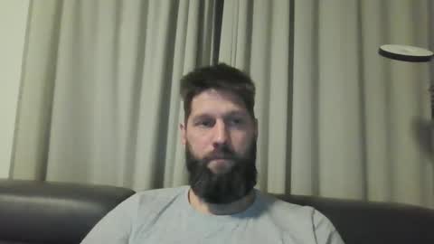 bubblebee1982 online show from 4, 12, 2024