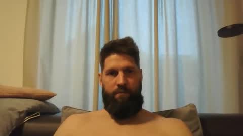 bubblebee1982 online show from 17, 12, 2024