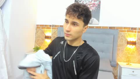 Snapshot of buddy_whitte chatting on 17, 1, 2025 Buddy Whitte online show from 17, 1, 2025