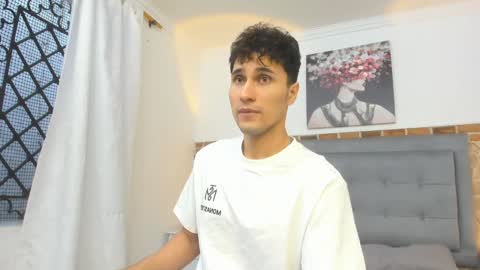 Snapshot of buddy_whitte chatting on 18, 1, 2025 Buddy Whitte online show from 18, 1, 2025