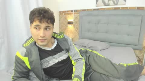 Snapshot of buddy_whitte chatting on 21, 1, 2025 Buddy Whitte online show from 21, 1, 2025