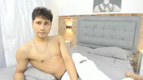 Snapshot of buddy_whitte chatting on 22, 1, 2025 Buddy Whitte online show from 22, 1, 2025