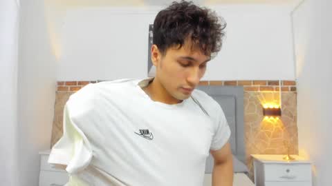 Snapshot of buddy_whitte chatting on 2, 2, 2025 Buddy Whitte online show from 2, 2, 2025