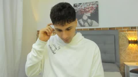 Snapshot of buddy_whitte chatting on 12, 2, 2025 Buddy Whitte online show from 12, 2, 2025