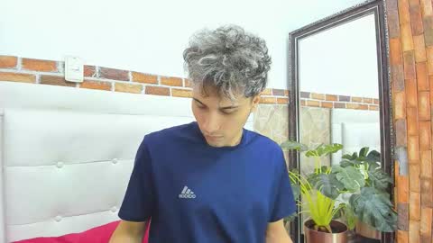 Snapshot of buddy_whitte chatting on 17, 9, 2025 Buddy Whitte online show from 17, 9, 2025