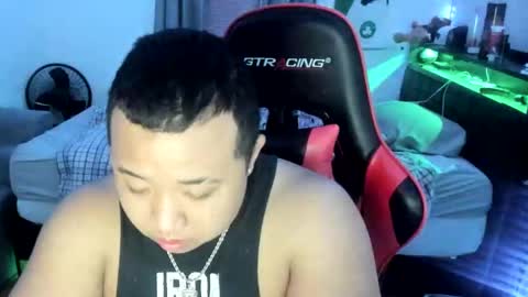 Snapshot of buffsexyman24 chatting on 4, 3, 2025 buffsexyman24 online show from 4, 3, 2025