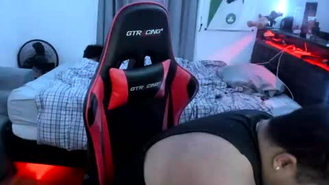 Snapshot of buffsexyman24 chatting on 5, 3, 2025 buffsexyman24 online show from 5, 3, 2025