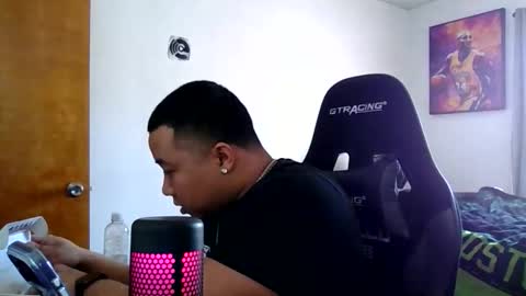 Snapshot of buffsexyman24 chatting on 24, 2, 2026 buffsexyman24 online show from 24, 2, 2026