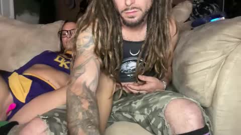 Snapshot of bugnbabs chatting on 8, 11, 2025 Yourtrippyhippy online show from 8, 11, 2025