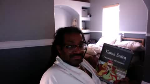 Bungalow Entertainment online show from 19, 10, 2025