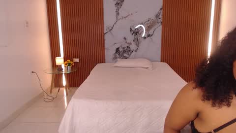 Rossi Hill online show from 15, 3, 2026