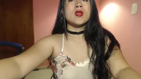 bunnyEmilyR0s33 online show from 11, 1, 2025