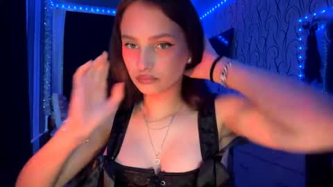 Snapshot of bunnytrussel chatting on 29, 5, 2026 Bella online show from 29, 5, 2026